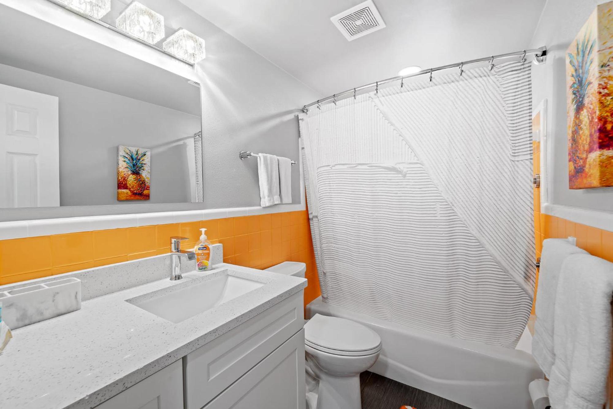 Midtown Cottage - In The Heart Of Cocoa Beach Zewnętrze zdjęcie